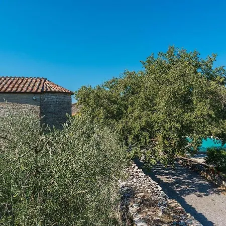 Villa Fortilizio 6, Emma *